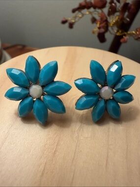 Vintage 1960’s  Turquoise Flower Clip-On Earrings - Women Jewelry